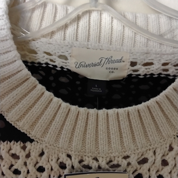 Universal Thread Women's L Navy White Stripe Crochet Long Sleeve Sweater Size L - Picture 3 of 5